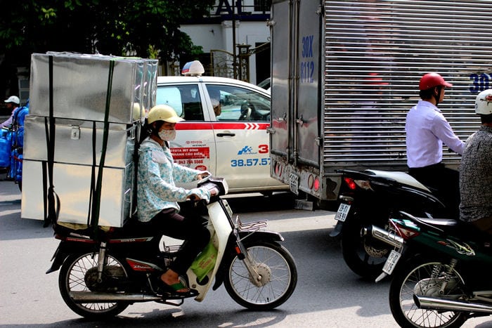 How to survive to the crazy Vietnamese traffic