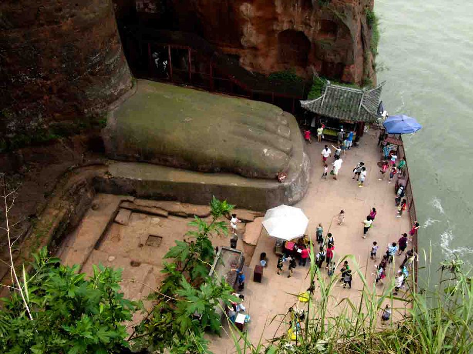 Leshan Giant Buddha in Sichuan Province Photo Essays