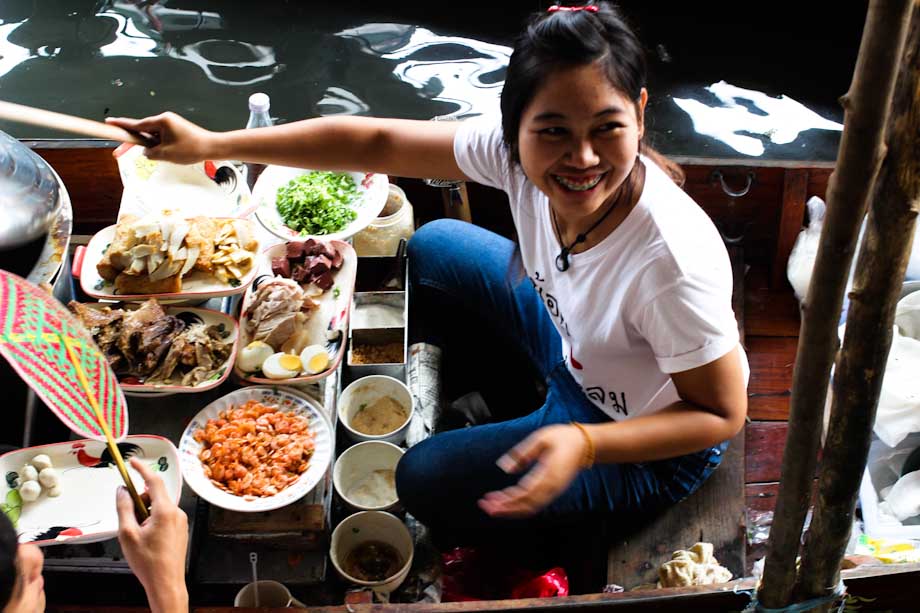 The Damnoen Saduak floating markets near Bangkok (Photo Essays)