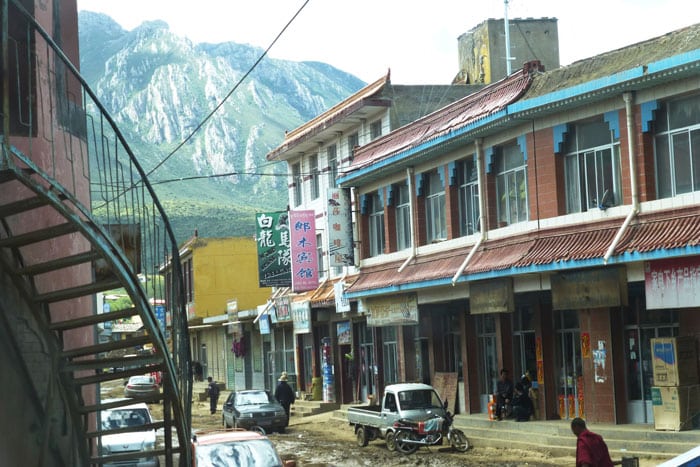 The main street in Langmusi