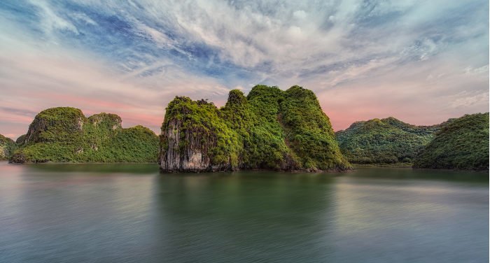 Traveling to Ha Long Bay