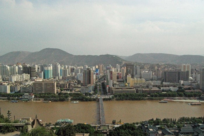 Vista de Lanzhou y su río amarillo