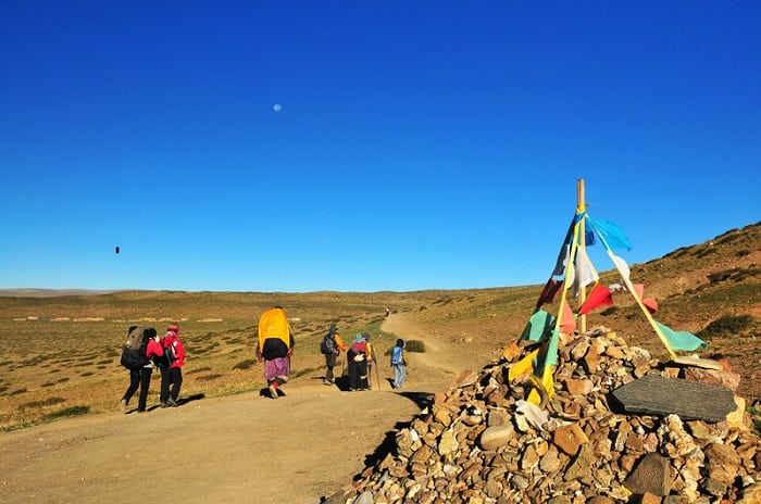 Turistas en la Kora de Kailash  Turistas en la Kora de Kailash