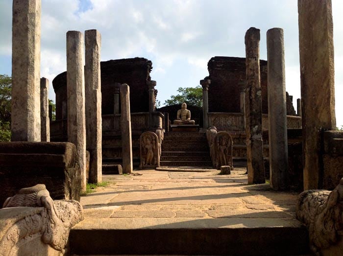 POLONNARUWA colonnato