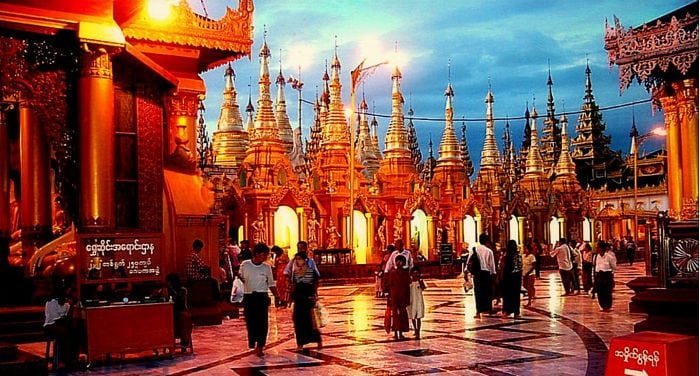 Viaggio a Yangon